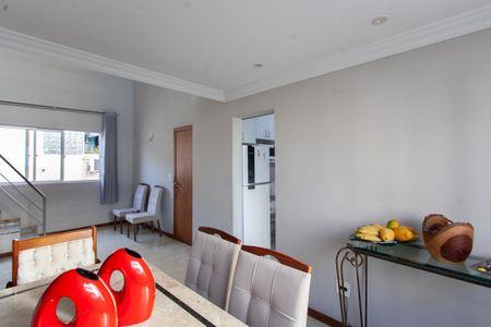 Apartamento à venda com 170m², 4 quartos e 2 vagas Apartamento à venda com 170m², 4 quartos e 2 vagasSala 1