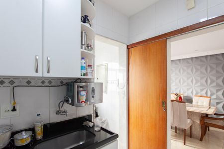 Apartamento à venda com 170m², 4 quartos e 2 vagas Apartamento à venda com 170m², 4 quartos e 2 vagasCozinha