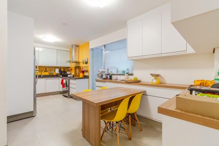 Apartamento à venda com 162m², 2 quartos e 1 vagaCozinha