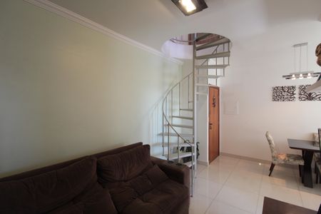 Apartamento à venda com 110m², 2 quartos e 1 vagaSala