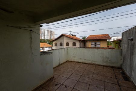 Casa à venda com 120m², 2 quartos e 2 vagasTerraço