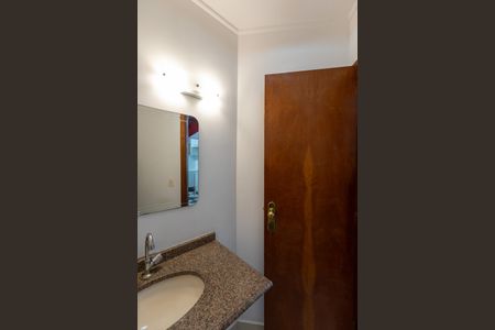 Casa à venda com 120m², 2 quartos e 2 vagasLavabo