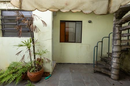 Casa à venda com 120m², 2 quartos e 2 vagasQuintal