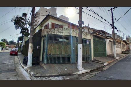 Casa à venda com 120m², 2 quartos e 2 vagasFachada