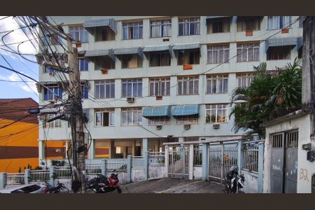 Apartamento à venda com 48m², 1 quarto e 1 vagaFachada e portaria