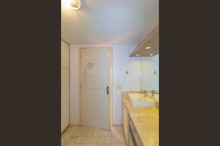 Apartamento à venda com 158m², 3 quartos e 1 vagaBanheiro