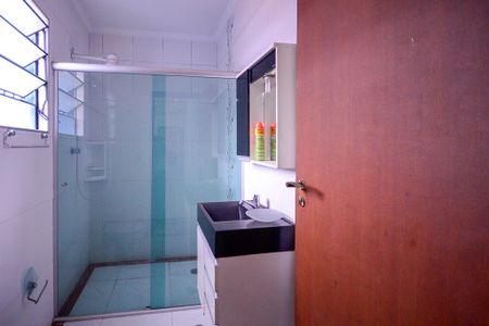 Casa à venda com 300m², 4 quartos e 4 vagasBanheiro do quarto 4