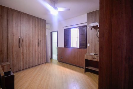 Casa à venda com 300m², 4 quartos e 4 vagasQuarto 1 - Suite 