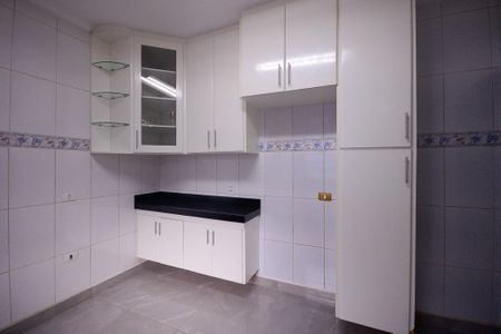 Casa à venda com 300m², 4 quartos e 4 vagasCozinha 