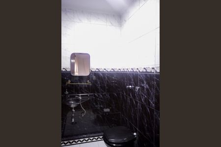 Casa à venda com 300m², 4 quartos e 4 vagasLavabo 