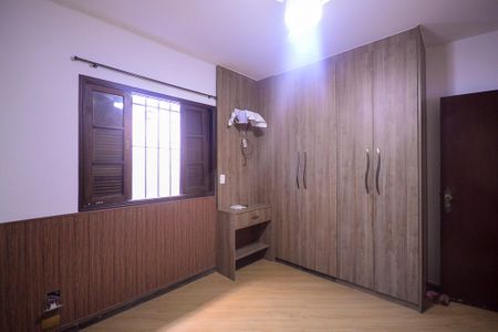 Casa à venda com 300m², 4 quartos e 4 vagasQuarto 1 - Suite 