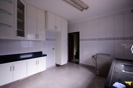 Casa à venda com 300m², 4 quartos e 4 vagasCozinha 