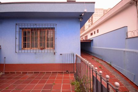 Casa à venda com 300m², 4 quartos e 4 vagasJardim de entrada 