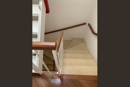 Casa à venda com 300m², 3 quartos e 2 vagas