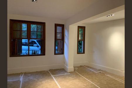 Casa à venda com 300m², 3 quartos e 2 vagas