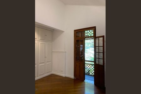 Casa à venda com 300m², 3 quartos e 2 vagas