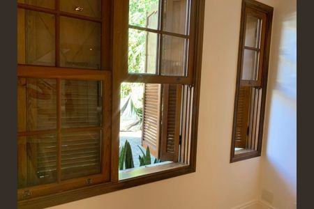 Casa à venda com 300m², 3 quartos e 2 vagas