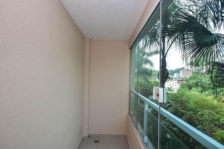 Apartamento à venda com 53m², 2 quartos e 1 vaga Apartamento à venda com 53m², 2 quartos e 1 vagaVaranda