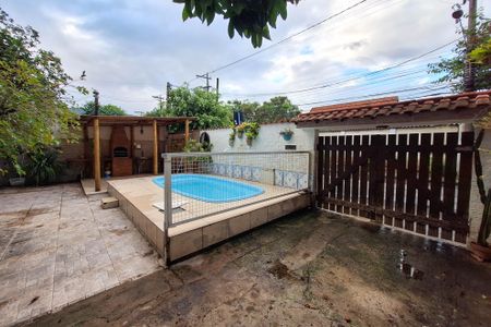 Casa à venda com 300m², 3 quartos e 3 vagas Casa à venda com 300m², 3 quartos e 3 vagasQuintal