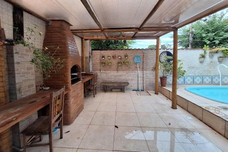 Casa à venda com 300m², 3 quartos e 3 vagas Casa à venda com 300m², 3 quartos e 3 vagasQuintal