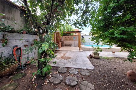 Casa à venda com 300m², 3 quartos e 3 vagas Casa à venda com 300m², 3 quartos e 3 vagasQuintal