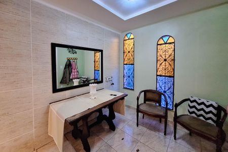 Casa à venda com 300m², 3 quartos e 3 vagas Casa à venda com 300m², 3 quartos e 3 vagasSala