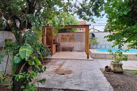 Casa à venda com 300m², 3 quartos e 3 vagas Casa à venda com 300m², 3 quartos e 3 vagasQuintal