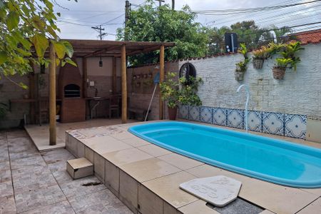 Casa à venda com 300m², 3 quartos e 3 vagas Casa à venda com 300m², 3 quartos e 3 vagasQuintal