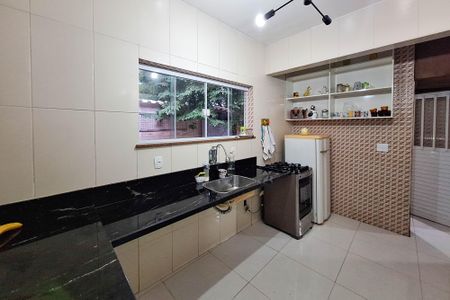 Casa à venda com 300m², 3 quartos e 3 vagas Casa à venda com 300m², 3 quartos e 3 vagasCozinha