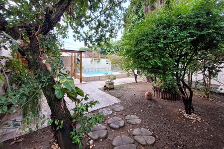 Casa à venda com 300m², 3 quartos e 3 vagas Casa à venda com 300m², 3 quartos e 3 vagasQuintal