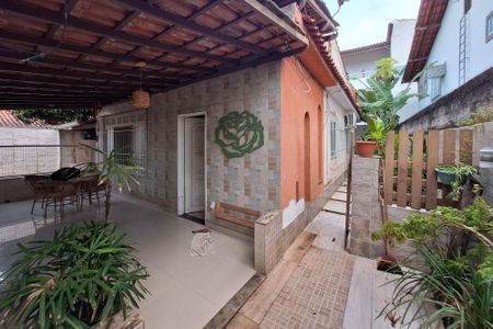 Casa à venda com 300m², 3 quartos e 3 vagas Casa à venda com 300m², 3 quartos e 3 vagasQuintal