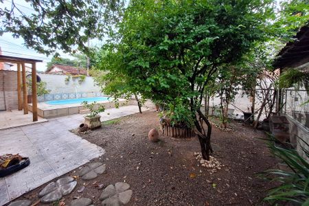 Casa à venda com 300m², 3 quartos e 3 vagas Casa à venda com 300m², 3 quartos e 3 vagasQuintal