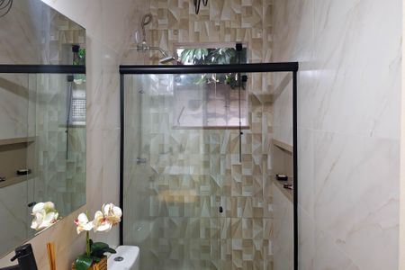 Casa à venda com 300m², 3 quartos e 3 vagas Casa à venda com 300m², 3 quartos e 3 vagasBanheiro Social