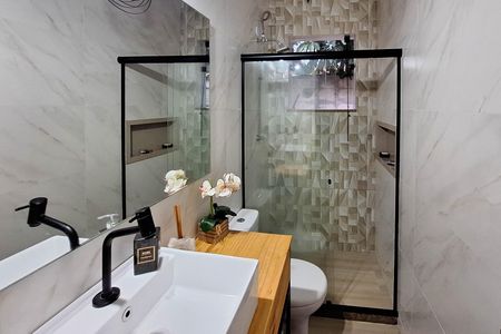 Casa à venda com 300m², 3 quartos e 3 vagas Casa à venda com 300m², 3 quartos e 3 vagasBanheiro Social