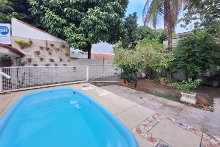 Casa à venda com 300m², 3 quartos e 3 vagas Casa à venda com 300m², 3 quartos e 3 vagasQuintal