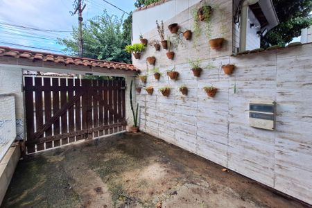 Casa à venda com 300m², 3 quartos e 3 vagas Casa à venda com 300m², 3 quartos e 3 vagasQuintal