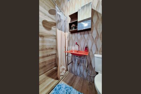 Casa à venda com 300m², 3 quartos e 3 vagas Casa à venda com 300m², 3 quartos e 3 vagasBanheiro da Suíte 1