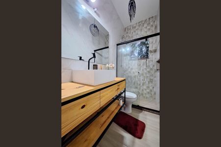 Casa à venda com 300m², 3 quartos e 3 vagas Casa à venda com 300m², 3 quartos e 3 vagasBanheiro Social