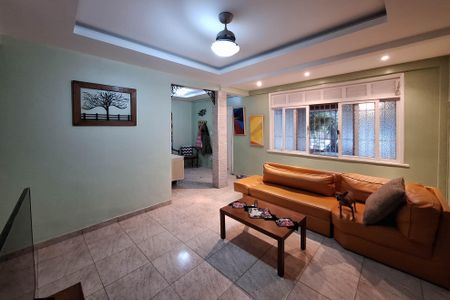 Casa à venda com 300m², 3 quartos e 3 vagas Casa à venda com 300m², 3 quartos e 3 vagasSala