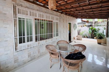 Casa à venda com 300m², 3 quartos e 3 vagas Casa à venda com 300m², 3 quartos e 3 vagasVaranda da Sala