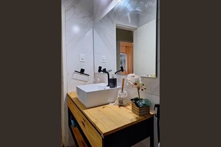 Casa à venda com 300m², 3 quartos e 3 vagas Casa à venda com 300m², 3 quartos e 3 vagasBanheiro Social