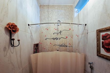 Casa à venda com 300m², 3 quartos e 3 vagas Casa à venda com 300m², 3 quartos e 3 vagasBanheiro da Suíte 2