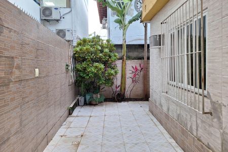 Casa à venda com 300m², 3 quartos e 3 vagas Casa à venda com 300m², 3 quartos e 3 vagasQuintal
