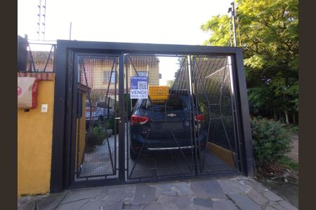 Casa à venda com 95m², 3 quartos e 2 vagas Casa à venda com 95m², 3 quartos e 2 vagasFachada