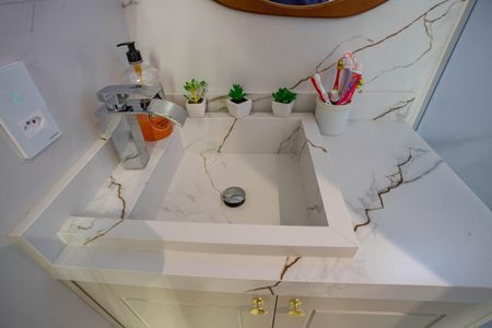 Apartamento à venda com 82m², 3 quartos e 2 vagasBanheiro Social