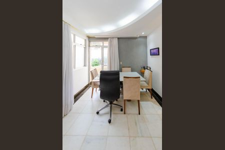 Apartamento à venda com 70m², 2 quartos e 2 vagas Apartamento à venda com 70m², 2 quartos e 2 vagasSala