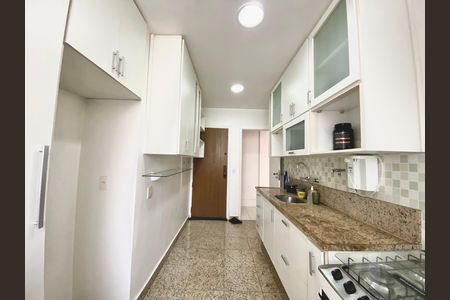 Apartamento para alugar com 110m², 2 quartos e 2 vagasCozinha