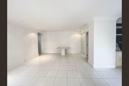 Apartamento para alugar com 110m², 2 quartos e 2 vagasSala