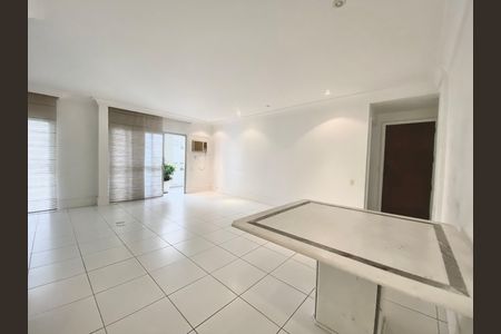Apartamento para alugar com 110m², 2 quartos e 2 vagasSala