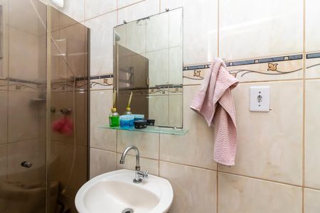 Casa à venda com 204m², 5 quartos e 4 vagasBanheiro 1